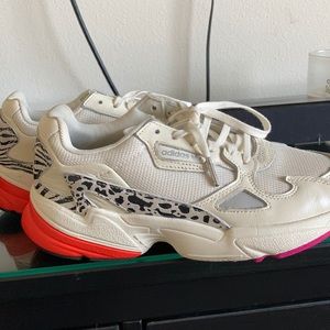 Adidas falcon sneaker